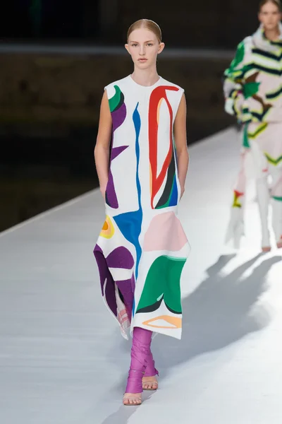 Look 5